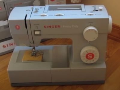 SINGER 4423 heavy duty sewing machine for leather