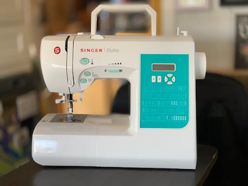  SINGER 7258 Sewing Machine